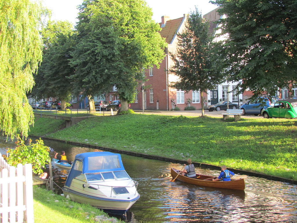 Apartments Im Froschhaus Mit Fruehstueckskuechen Friedrichstadt Dış mekan fotoğraf