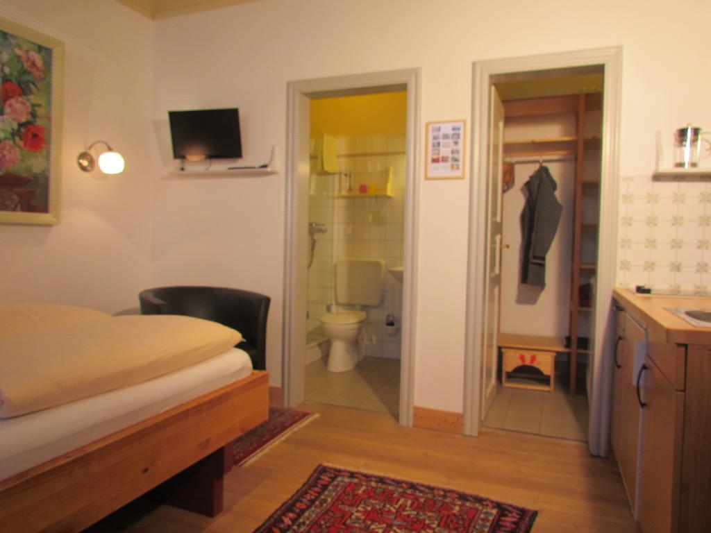 Apartments Im Froschhaus Mit Fruehstueckskuechen Friedrichstadt Dış mekan fotoğraf